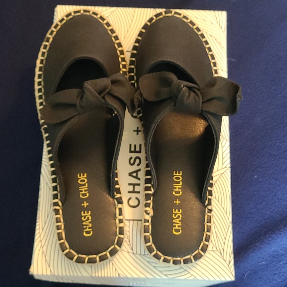 NWT Chase + Chloe black bow flat